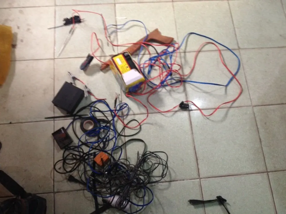 Bên trong balô của nhóm đối tượng trên.